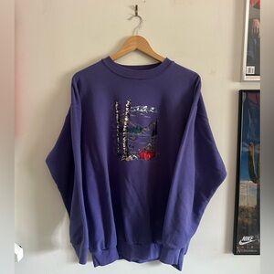 Northern Reflections Vintage Canada Crewneck 🍁